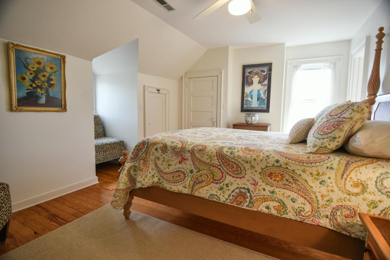 Love Lane Bed & Breakfast ウェインズビル エクステリア 写真